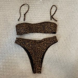 Kendall and Kylie Bikini